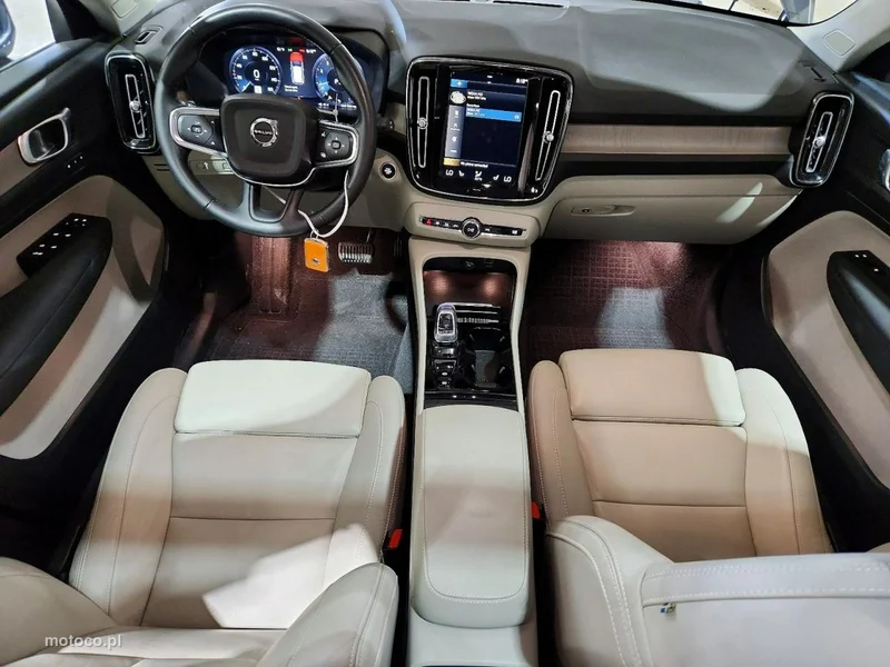 Volvo XC 40 8