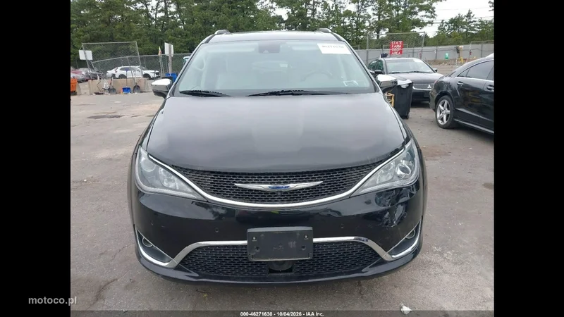 Chrysler Pacifica 2