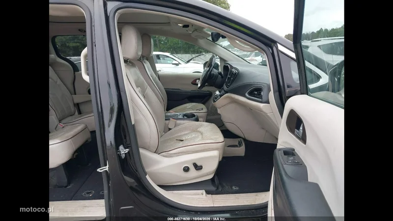 Chrysler Pacifica 9