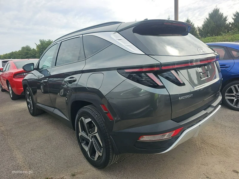 Hyundai TUCSON 4