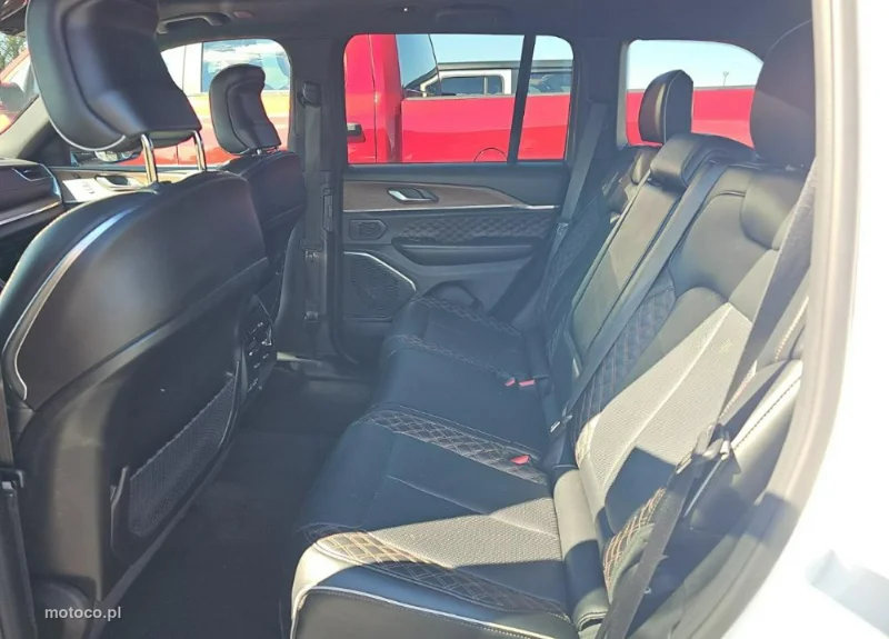 Jeep Grand Cherokee 9