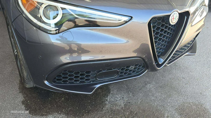 Alfa Romeo Stelvio 13