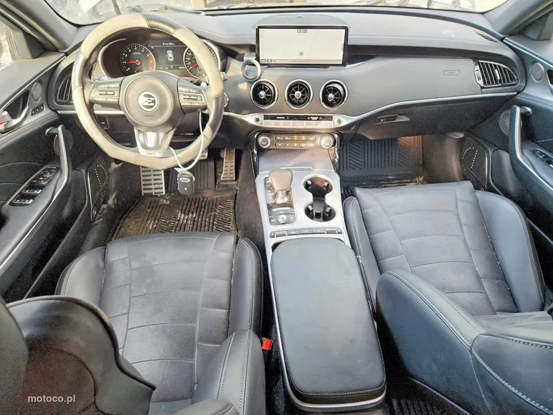 Kia Stinger 8