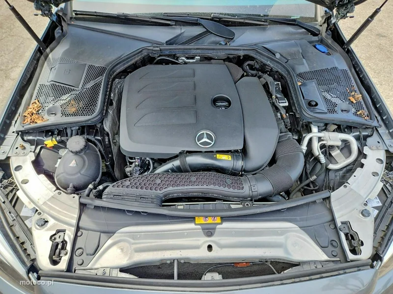 Mercedes-Benz Klasa C W205 C 300 11