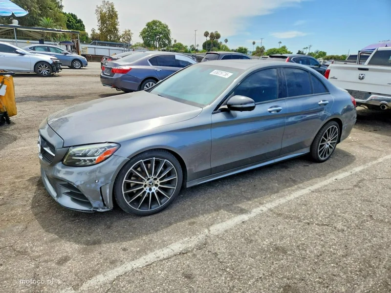 Mercedes-Benz Klasa C W205 C 300 3