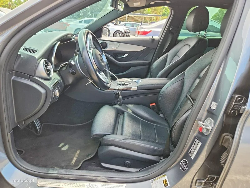 Mercedes-Benz Klasa C W205 C 300 7