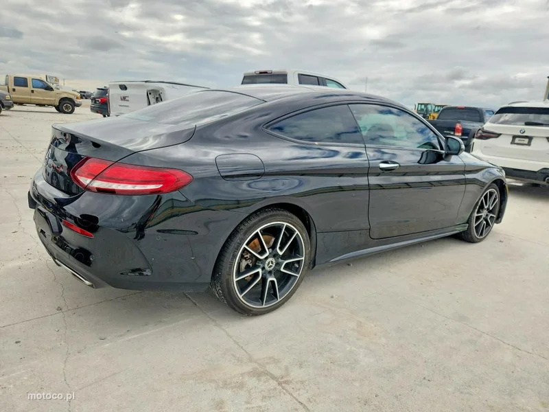 Mercedes-Benz Klasa C W205 C 300 4