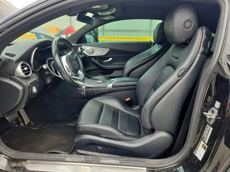 Mercedes-Benz Klasa C W205 C 300 7