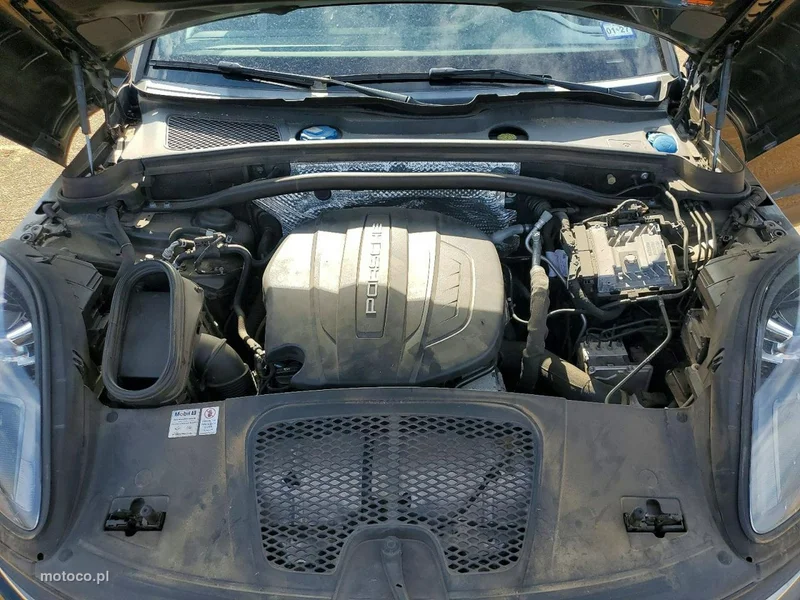 Porsche Macan 95B 11