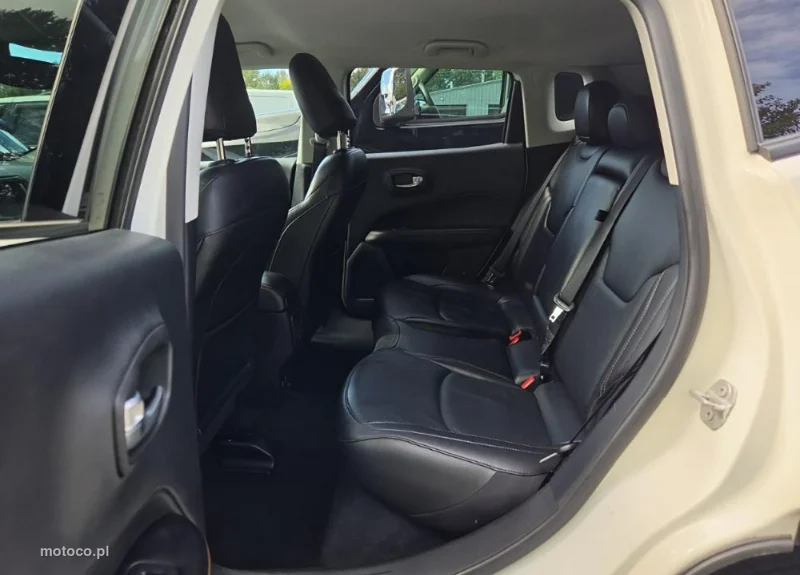 Jeep Compass 10