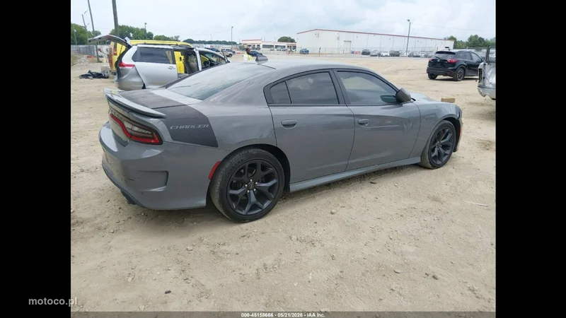 Dodge Charger 4