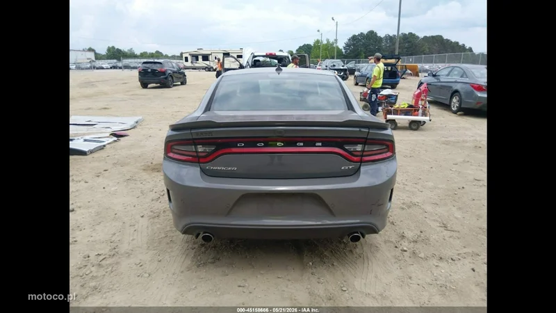 Dodge Charger 8
