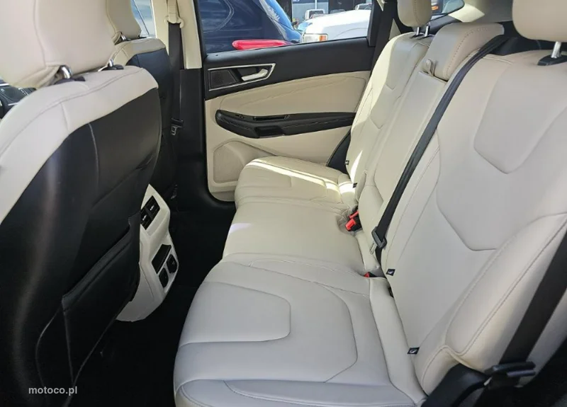 Ford Edge 9