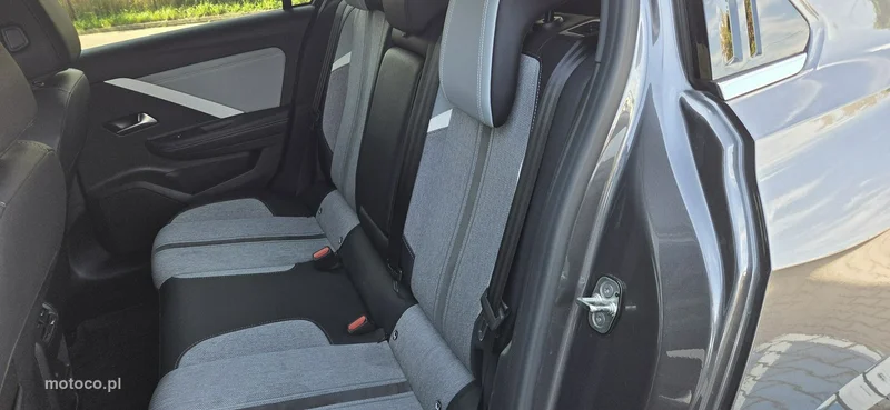 Opel Astra L 25