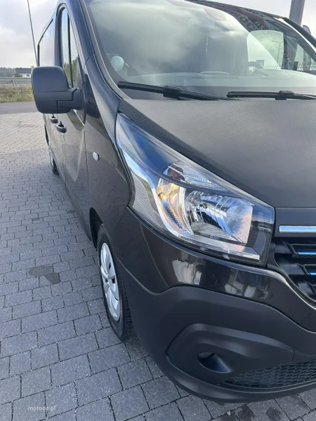 Renault Trafic 13