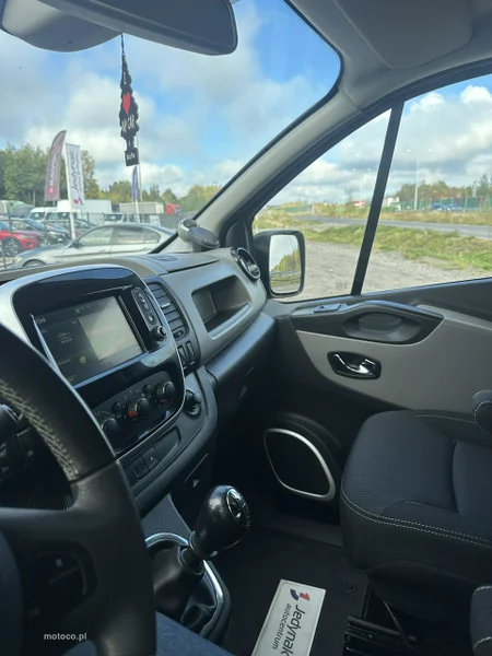 Renault Trafic 38