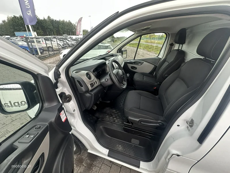 Renault Trafic 10