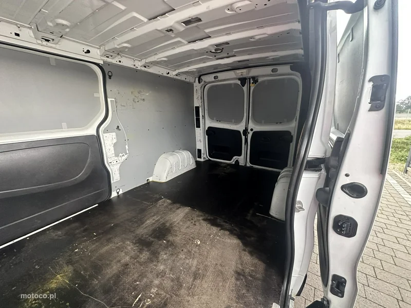 Renault Trafic 12
