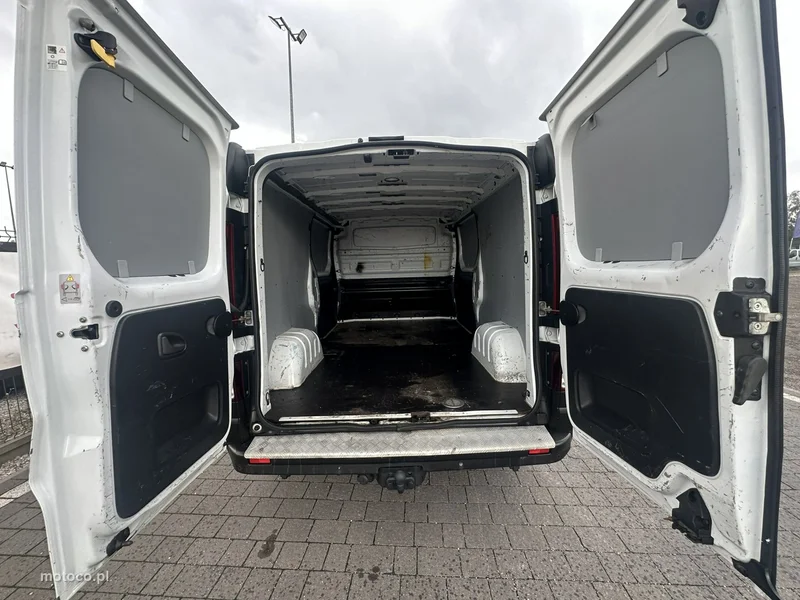 Renault Trafic 13