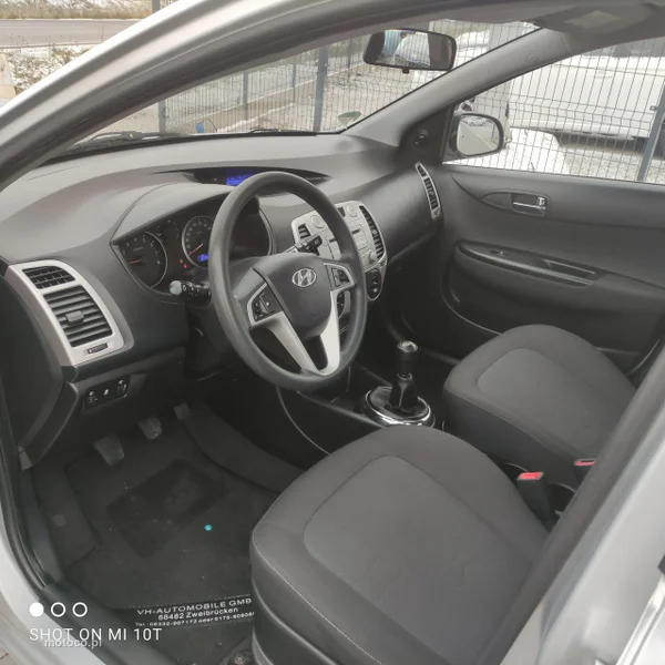 Hyundai i20 15
