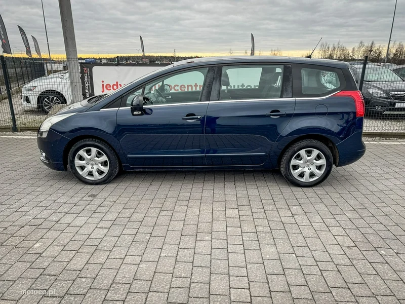 Peugeot 5008 4