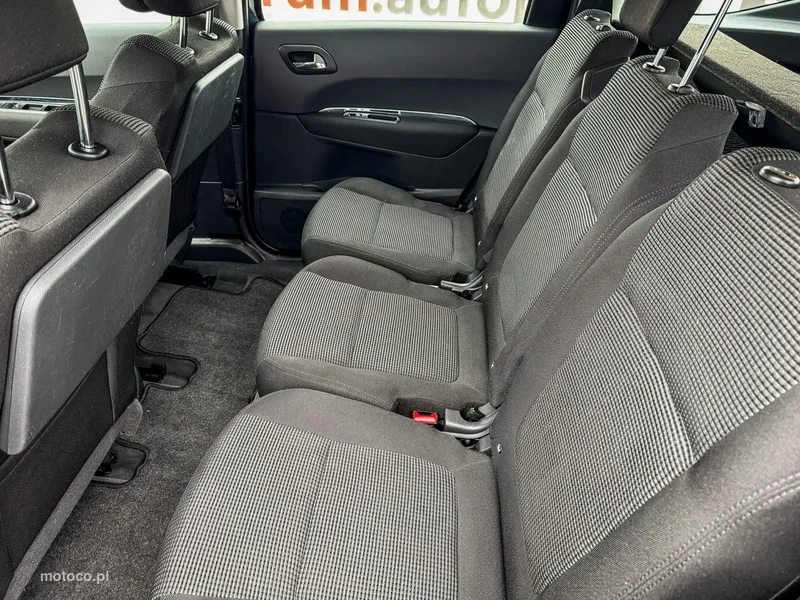 Peugeot 5008 9
