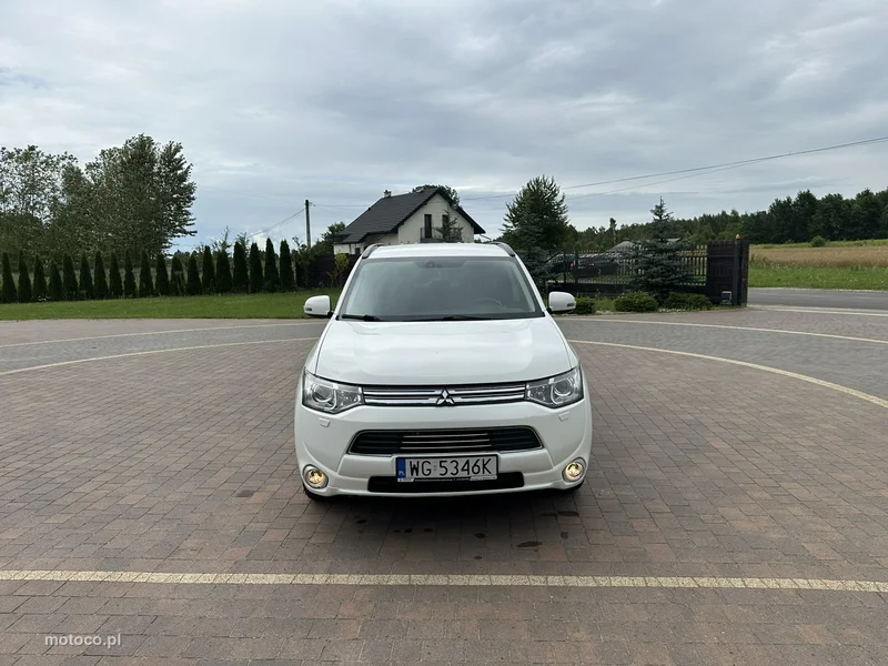 Mitsubishi Outlander 2