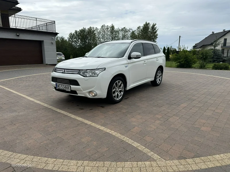 Mitsubishi Outlander 3