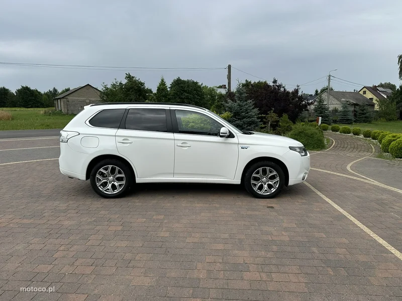 Mitsubishi Outlander 7