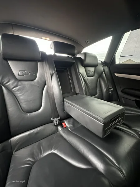 Audi S6 36