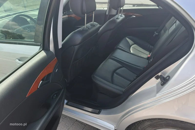 Mercedes-Benz Klasa E W211 E 280 23