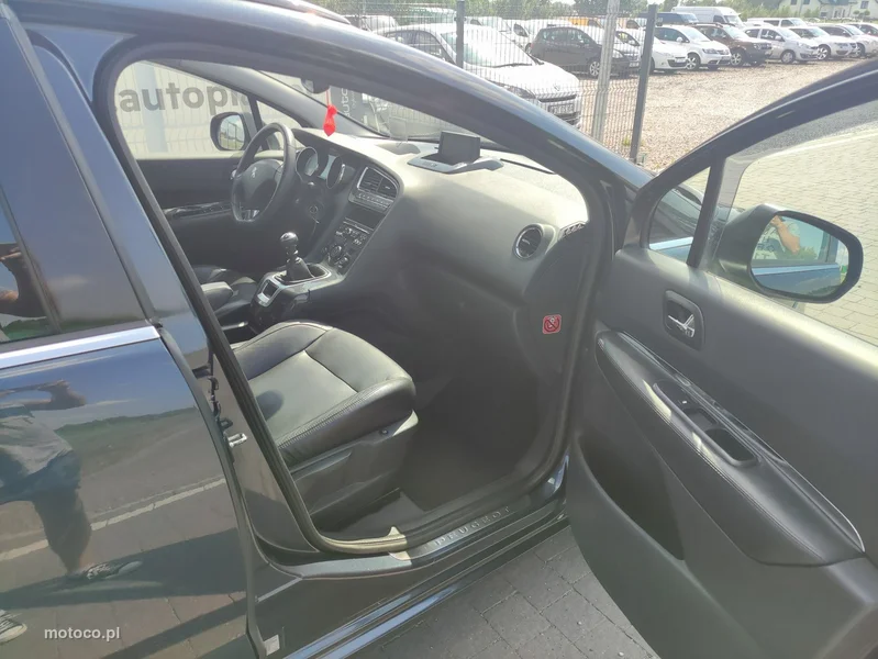 Peugeot 5008 25