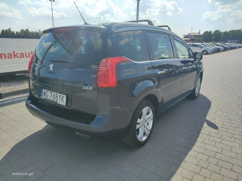 Peugeot 5008 8