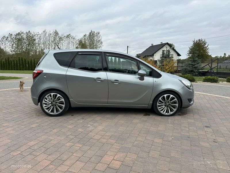 Opel Meriva B 11