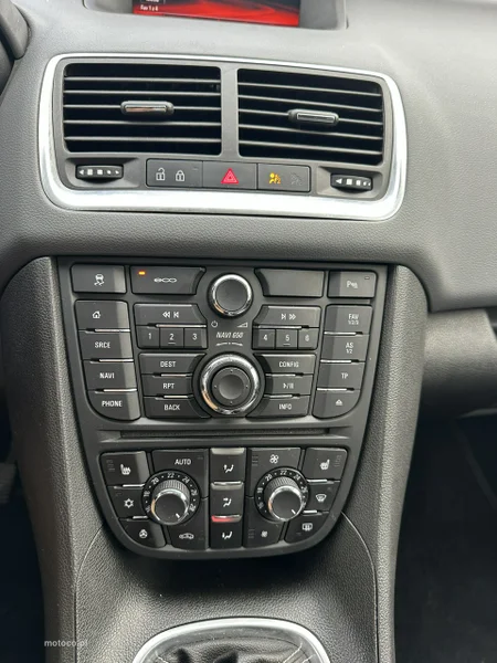 Opel Meriva B 21