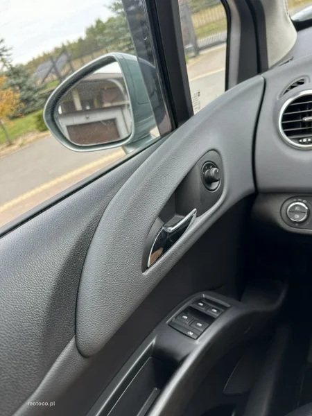 Opel Meriva B 28