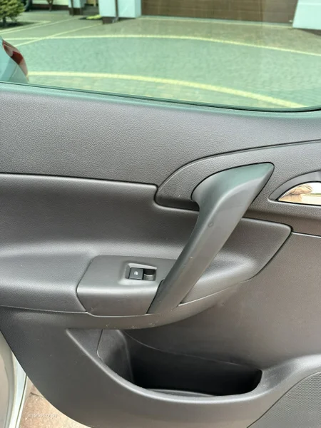 Opel Meriva B 35