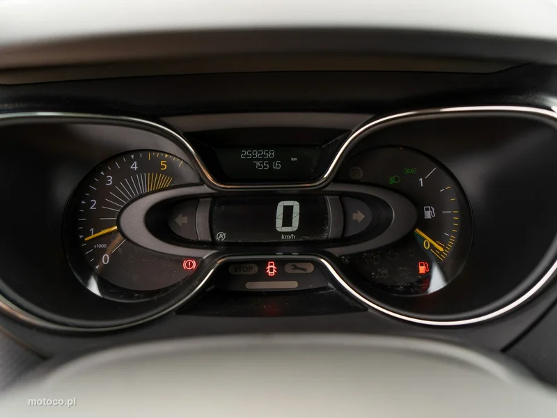 Renault Captur I 19