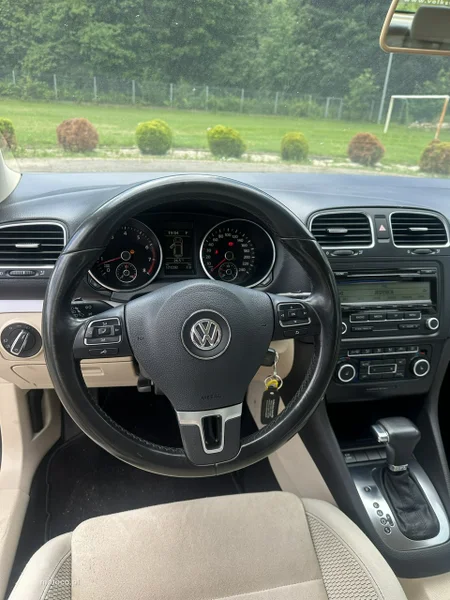 Volkswagen Golf VI 12