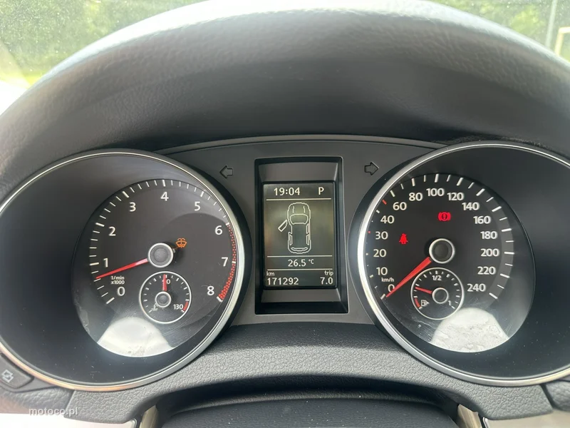 Volkswagen Golf VI 13