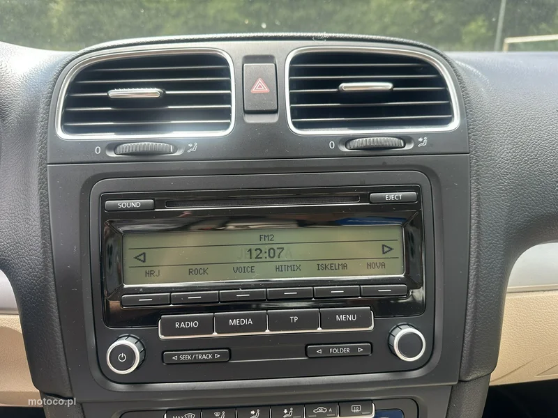 Volkswagen Golf VI 15