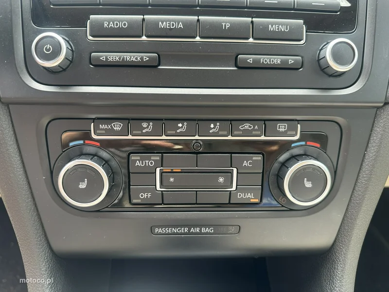 Volkswagen Golf VI 16