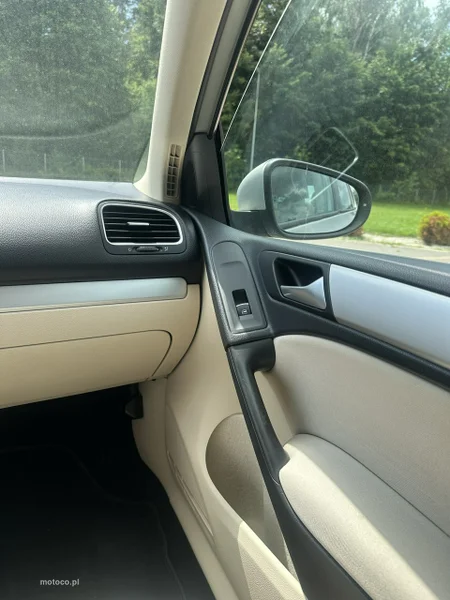 Volkswagen Golf VI 19