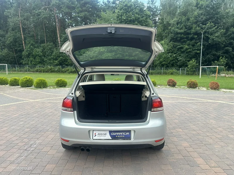 Volkswagen Golf VI 9