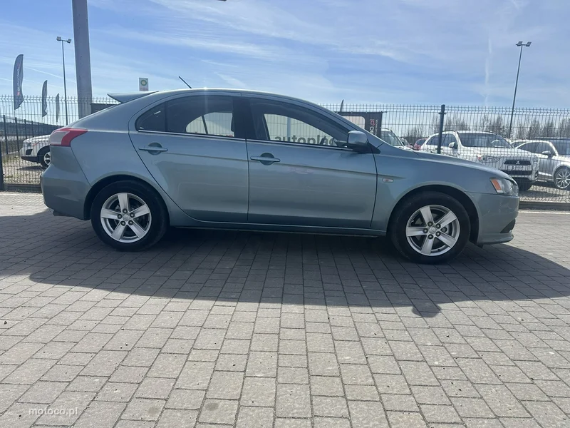 Mitsubishi Lancer 8
