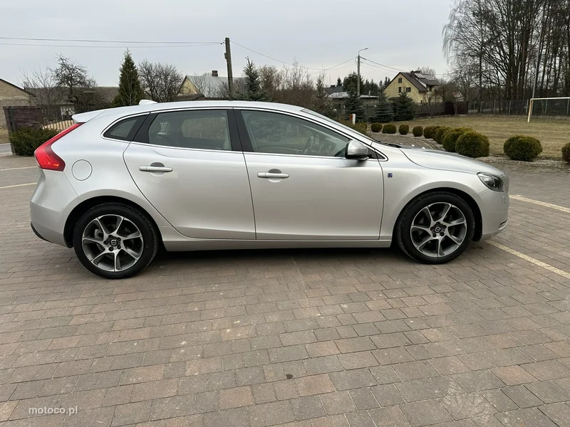 Volvo V40 11