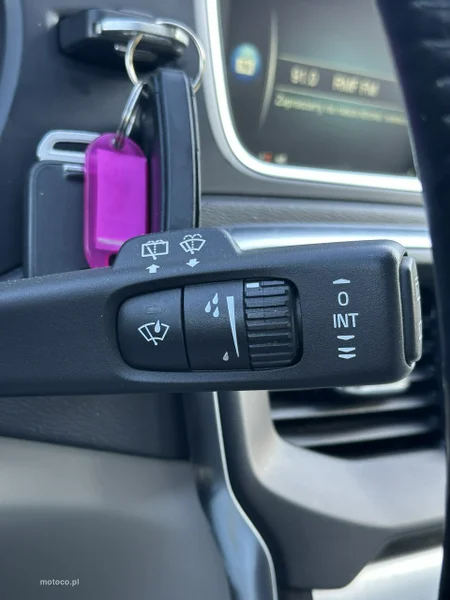 Volvo V40 19
