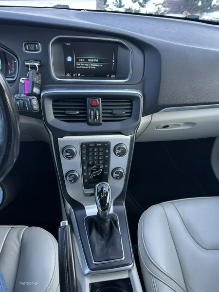 Volvo V40 21