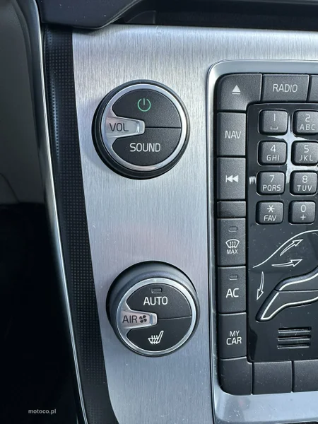 Volvo V40 25
