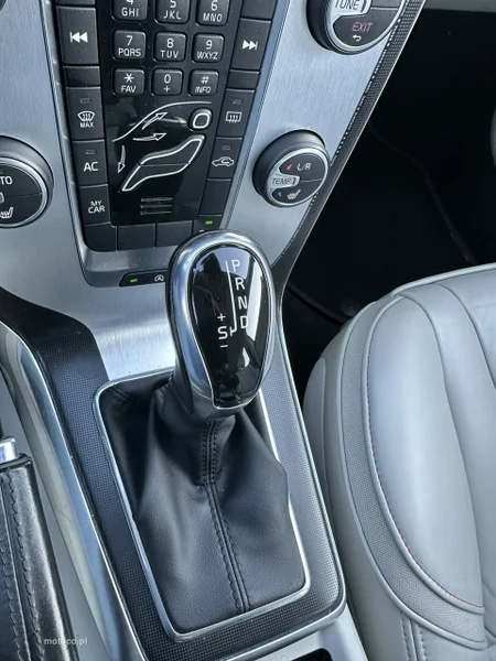 Volvo V40 27
